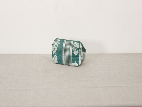 Trousse de toilette verte