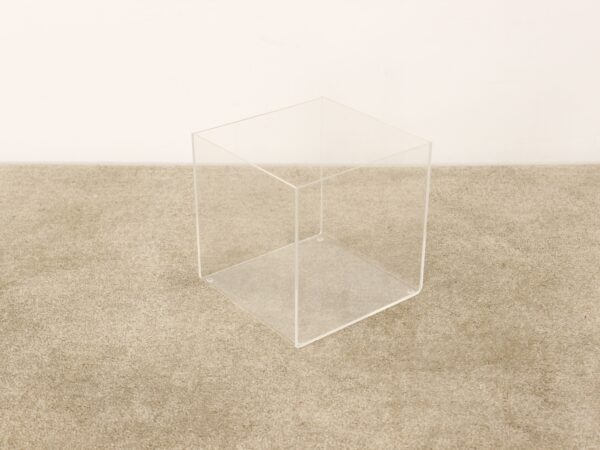 Présentoir cube plexiglass